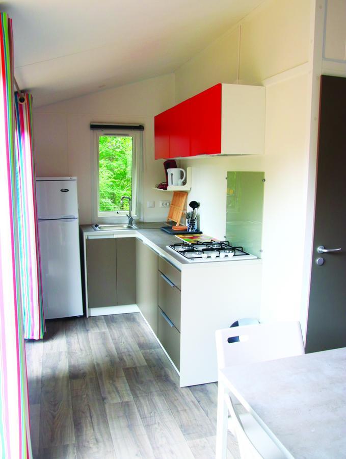Camping Fontaine Du Roc Hostal Devillac Habitación foto